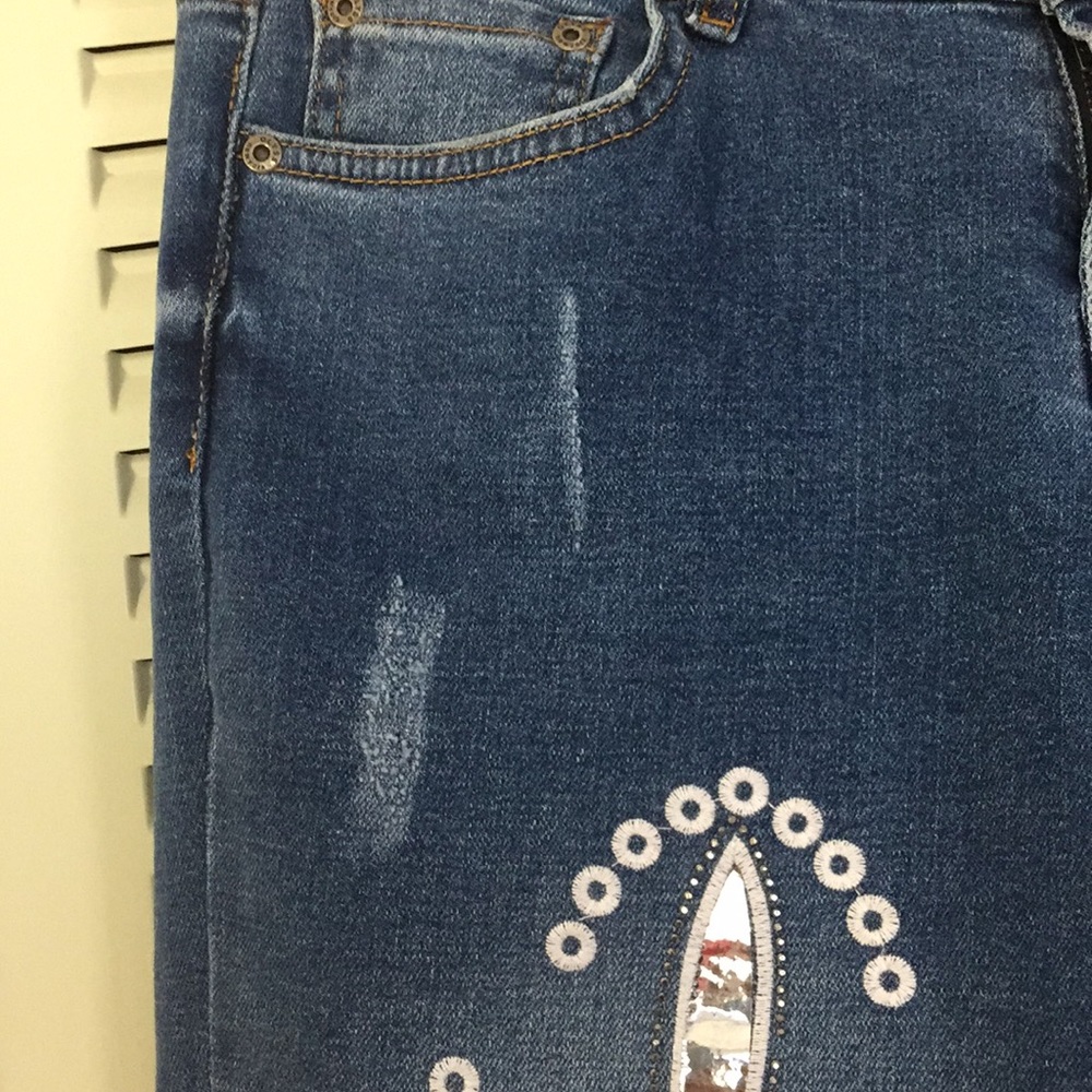OLYSS Embroidered High Rise Jeans - Picture 3 of 8